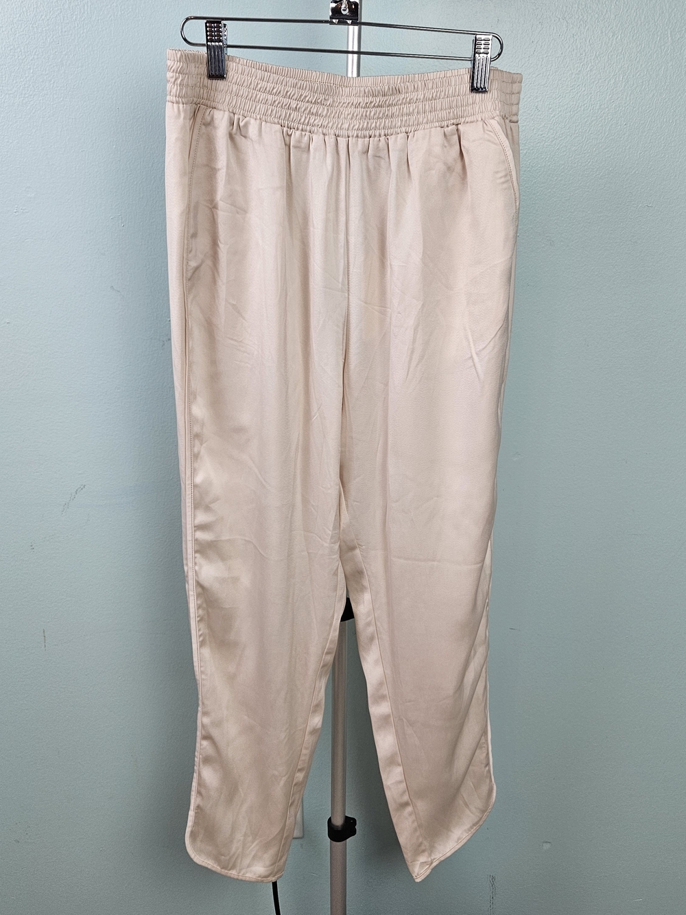 NWT entro Cream Elastic-Waist Jogger Pants